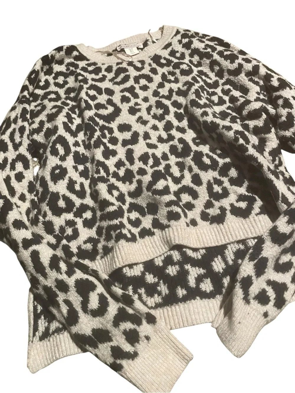 Sincerely Jules size small Cozy Animal Print Crewneck Sweater - Black & Cream